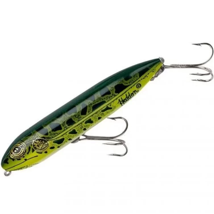 Walk-the-dog lure for surface pike fishing.